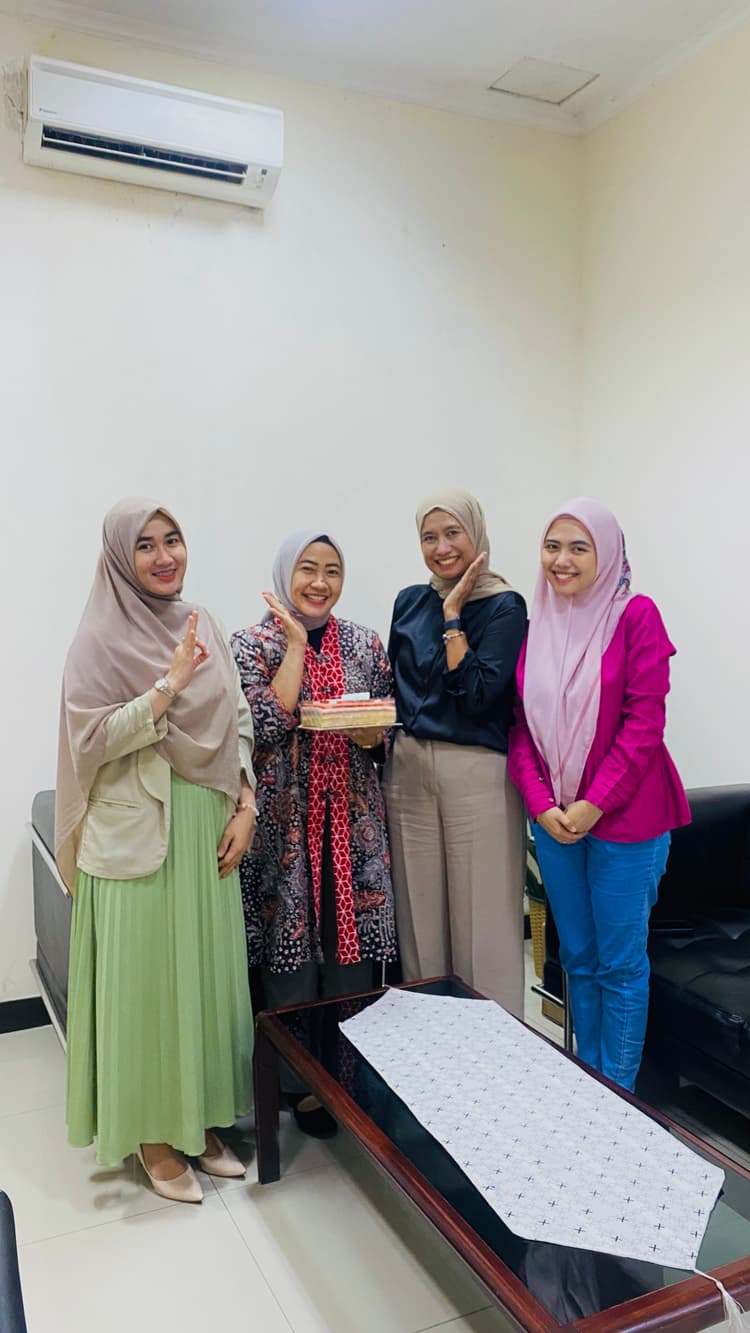 Kunjungan Silaturahim Tiga Maha Rewa dalam Apresiasi HUT Ibu Prasita Novi, Pimpinan Cabang BTN KCP Sungguminasa